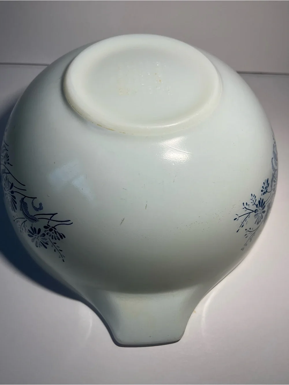 Pyrex 1986 bowl